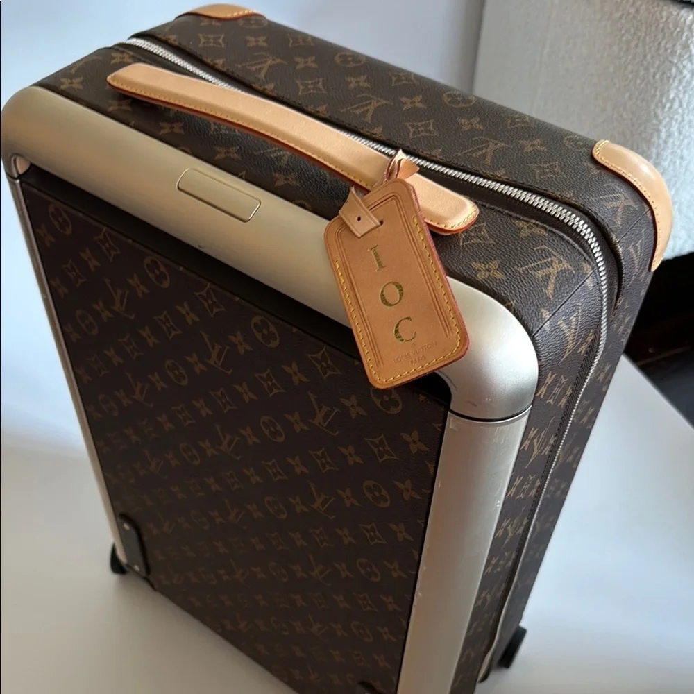 Louis Vuitton Monogram Canvas Travel Bag - Picture 2 of 15